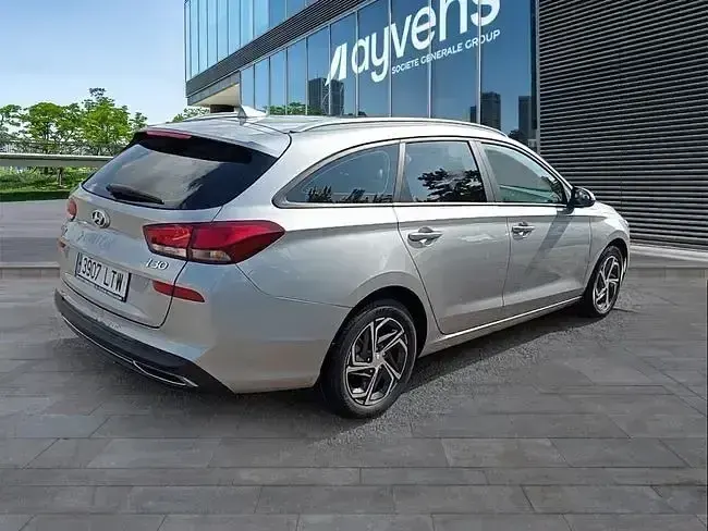 Usado Hyundai i30 120 CV (88 kW) 2021 Otro Familiar