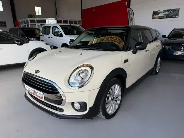 Usado Mini Cooper D Clubman 150 CV (110 kW) 2019 Blanco Familiar