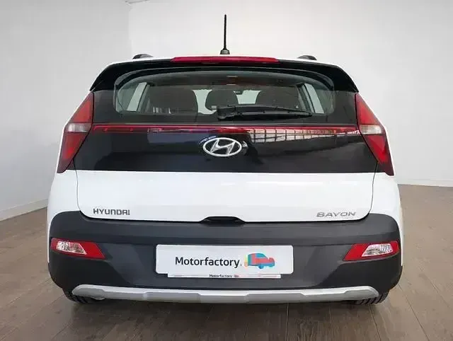 Usado Hyundai Bayon 84 CV (61 kW) 2021 Blanco SUV