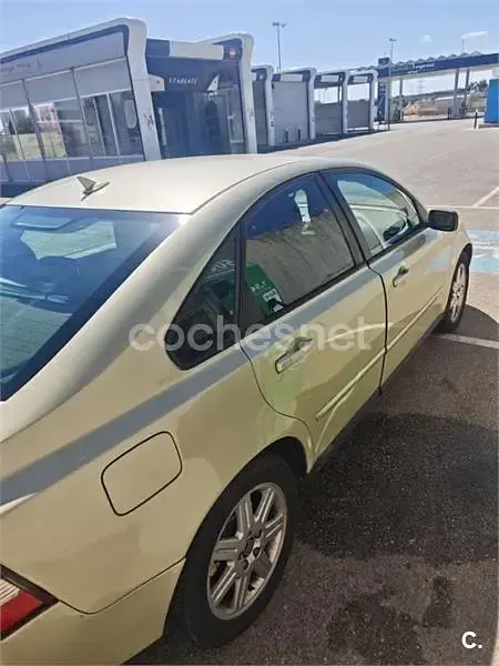 Usado Volvo S40 Momentum 136 CV (100 kW) 2005 Beige Berlina