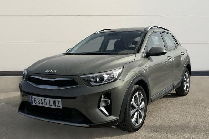 Usado Kia Stonic 84 CV (61 kW) 2022 Gris SUV