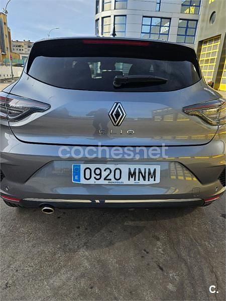 Usado Renault Clio V Techno 90 CV (66 kW) 2024 Gris / plata Berlina