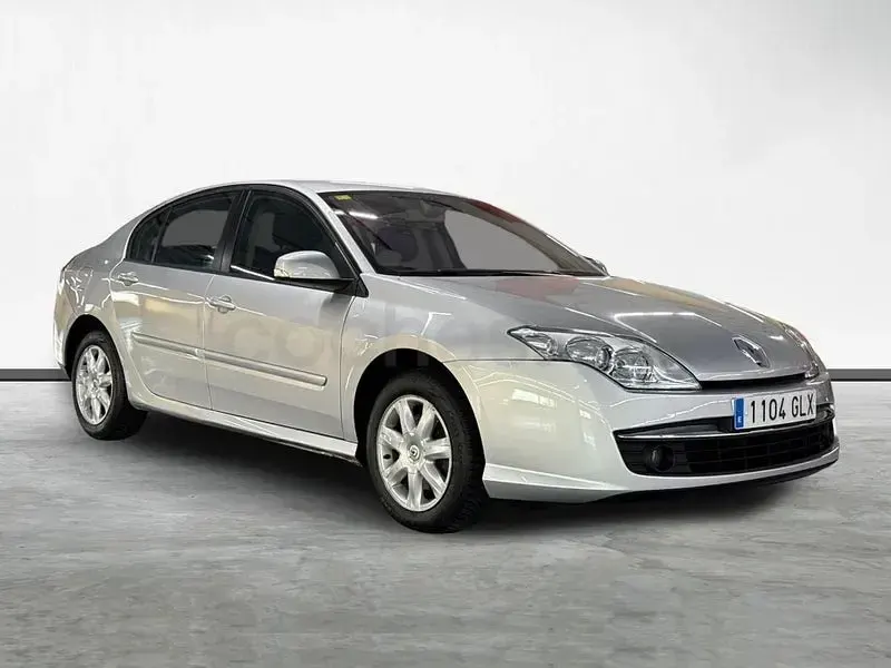 Usado Renault Laguna III Expression 140 CV (102 kW) 2009 Gris / plata Berlina