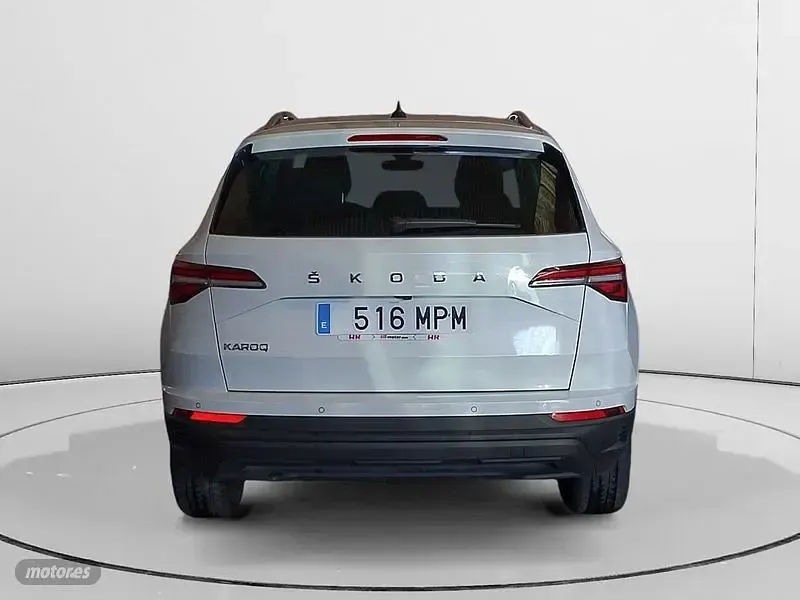 Usado Skoda Karoq Selection 115 CV (84 kW) 2024 Blanco SUV