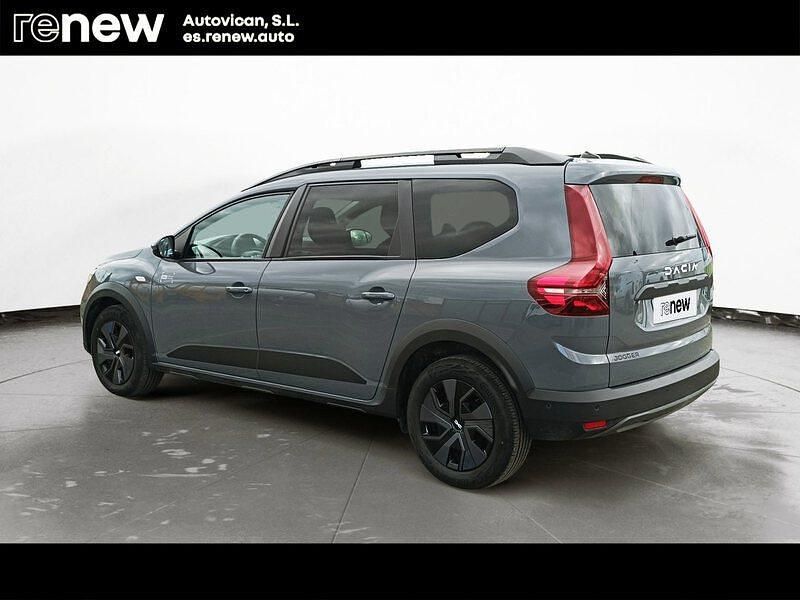Usado Dacia Jogger Expression 110 CV (80 kW) 2025 Gris Monovolumen