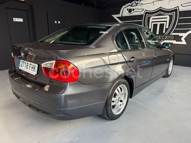 Usado BMW 318 122 CV (89 kW) 2006 Gris / plata Berlina