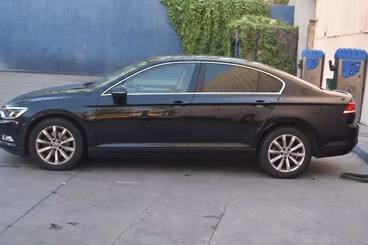 Usado VW Passat Advance 150 CV (110 kW) 2018 Negro Berlina