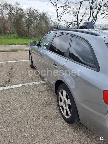 Usado Audi A4 143 CV (105 kW) 2010 Gris / plata Familiar
