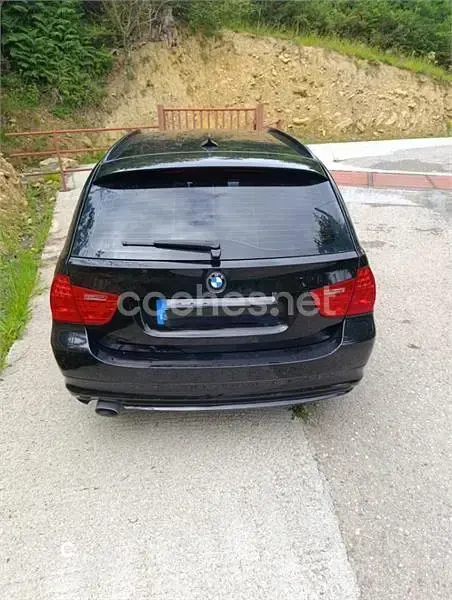 Usado BMW 320 177 CV (130 kW) 2010 Negro Familiar