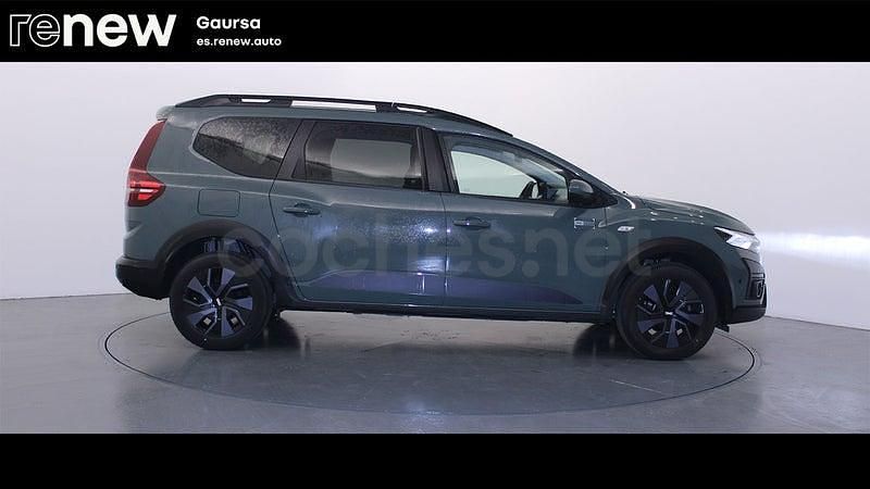 Usado Dacia Jogger Expression 100 CV (73 kW) 2024 Verde Monovolumen