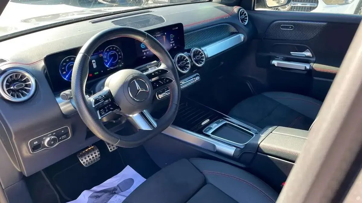 Usado Mercedes EQB250+ 139 kW (190 CV) 2025 Gris SUV