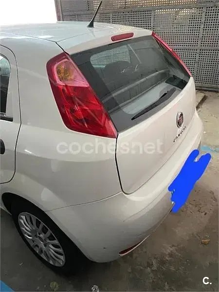 Usado Fiat Punto Pop 69 CV (50 kW) 2016 Blanco Utilitario