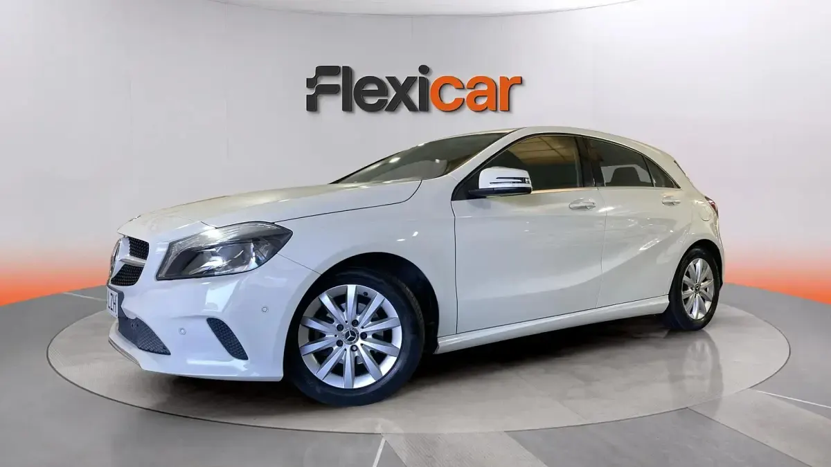 Usado Mercedes A180 109 CV (80 kW) 2017 Blanco Utilitario