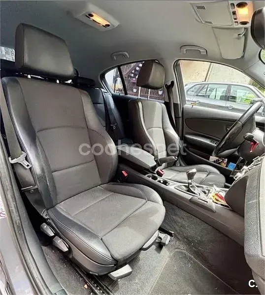 Usado BMW 118 143 CV (105 kW) 2011 Gris / plata Utilitario