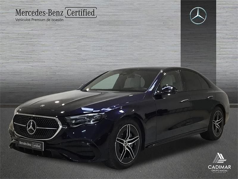Azul náutico Usado 2024 Mercedes E220 AMG line Berlina | 64.900 € (Buen precio) - Imagen 1/4