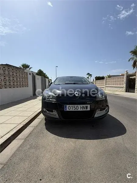 Usado Renault Mégane III Privilege 130 CV (95 kW) 2013 Negro Berlina