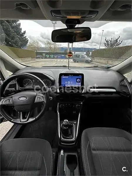 Usado Ford Ecosport Trend 100 CV (73 kW) 2019 Gris / plata SUV