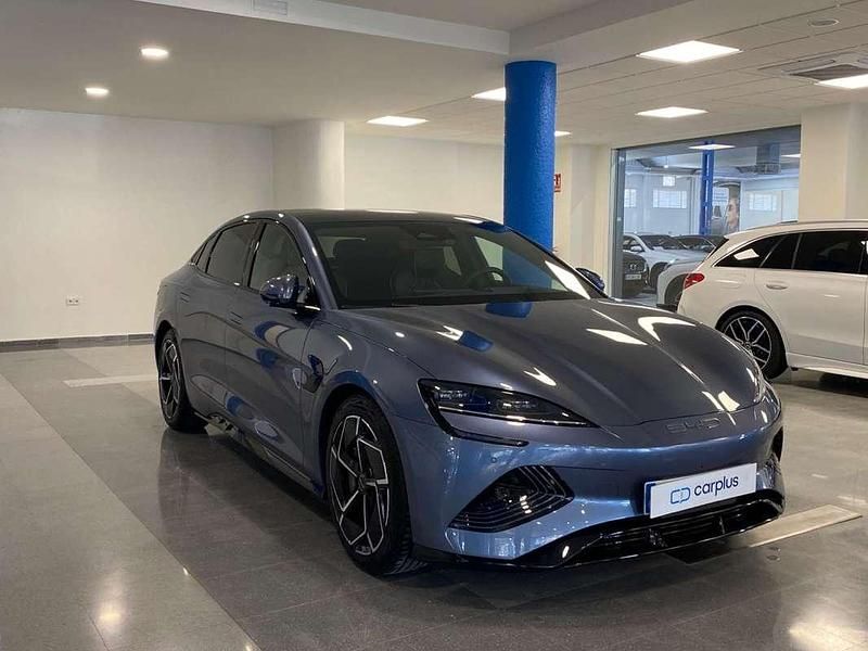 Usado BYD Seal Design 230 kW (313 CV) 2024 Gris Berlina