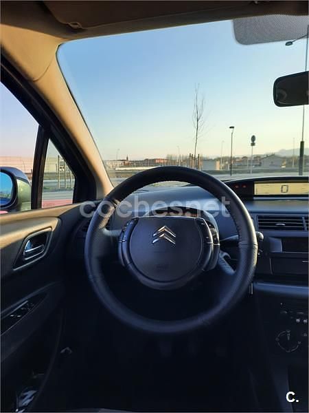 Usado Citroën C4 92 CV (67 kW) 2005 Gris / plata Berlina