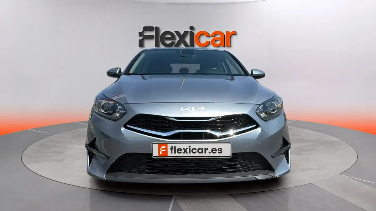 Usado Kia Ceed 136 CV (100 kW) 2023 Gris Utilitario