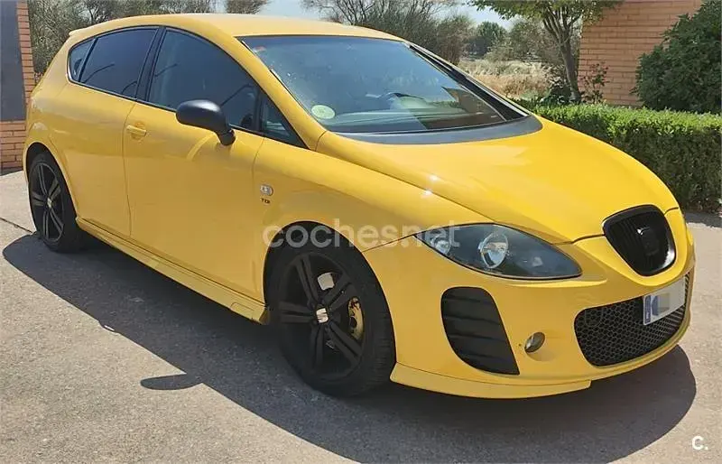 Usado Seat Leon FR 170 CV (125 kW) 2006 Amarillo Utilitario