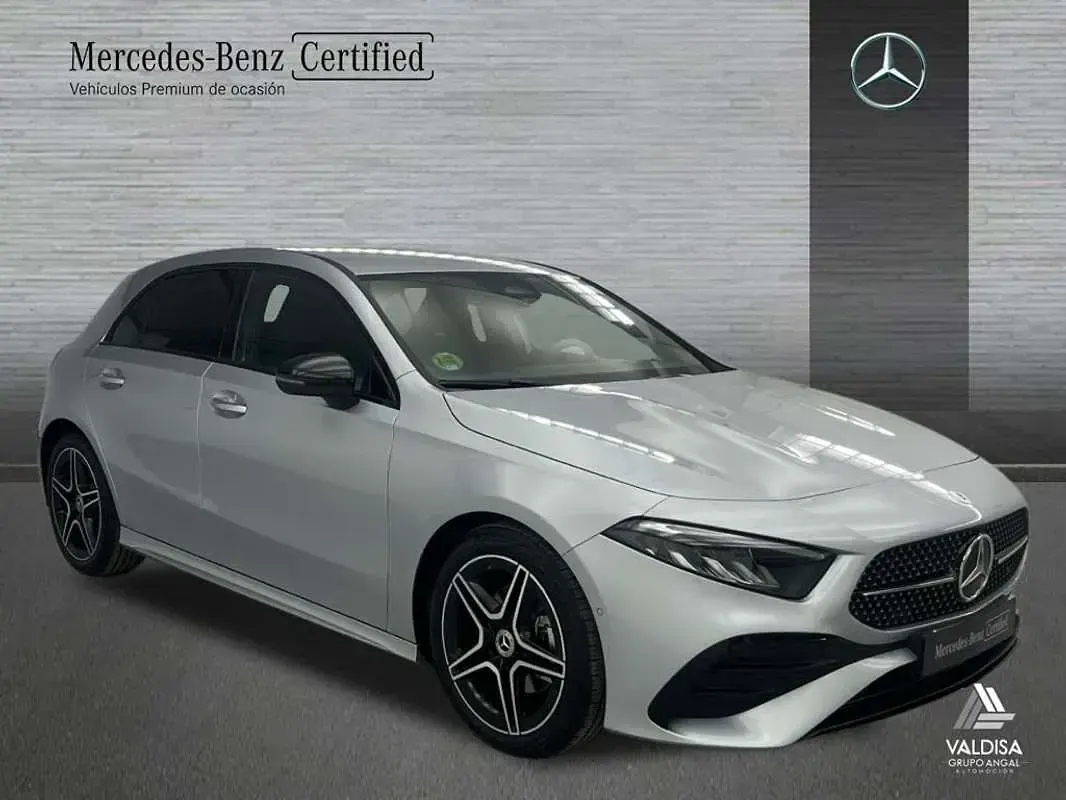 Usado Mercedes A200 150 CV (110 kW) 2025 Berlina