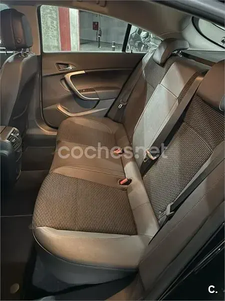 Usado Opel Insignia Selective 136 CV (100 kW) 2016 Negro Berlina
