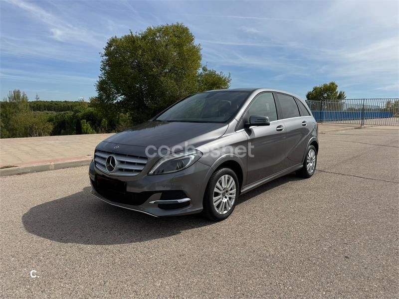 Gris / plata Usado 2017 Mercedes B200 Monovolumen | 10.500 € (Super precio) - Imagen 1/4