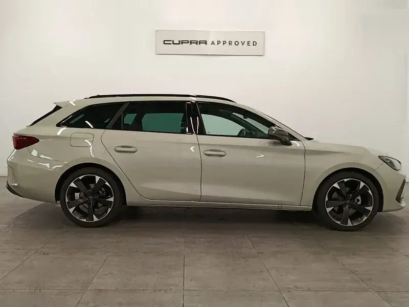 Usado Cupra Leon 150 CV (110 kW) 2025 Beige Familiar