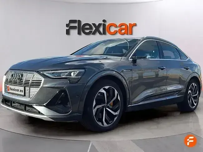 Usado Audi e-tron 300 kW (408 CV) 2021 Gris SUV