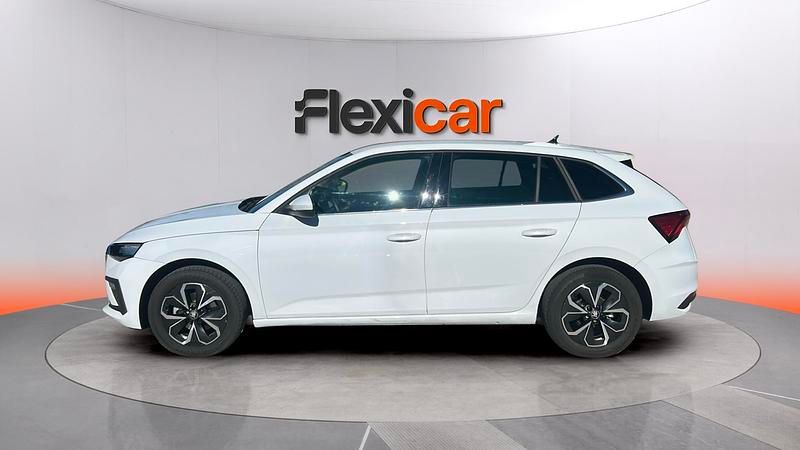 Usado Skoda Scala Selection 116 CV (85 kW) 2025 Blanco Utilitario