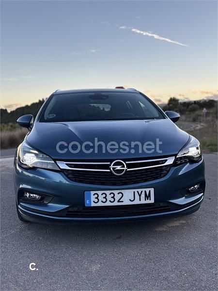 Usado Opel Astra Excellence 136 CV (100 kW) 2017 Azul Familiar