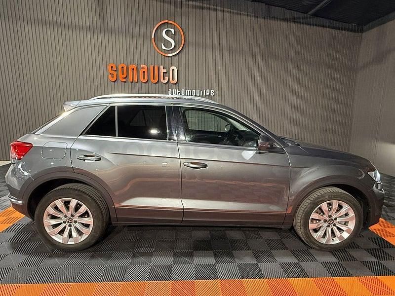 Usado VW T-Roc Advance 150 CV (110 kW) 2021 Gris / plata SUV