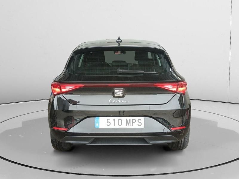 Usado Seat Leon Style 110 CV (80 kW) 2024 Negro Berlina