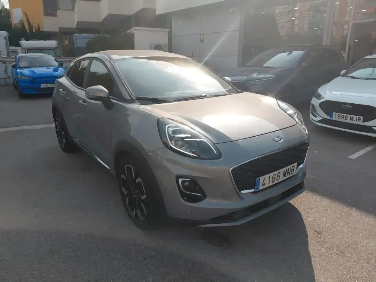 Usado Ford Puma Titanium X 155 CV (114 kW) 2024 Gris / plata SUV