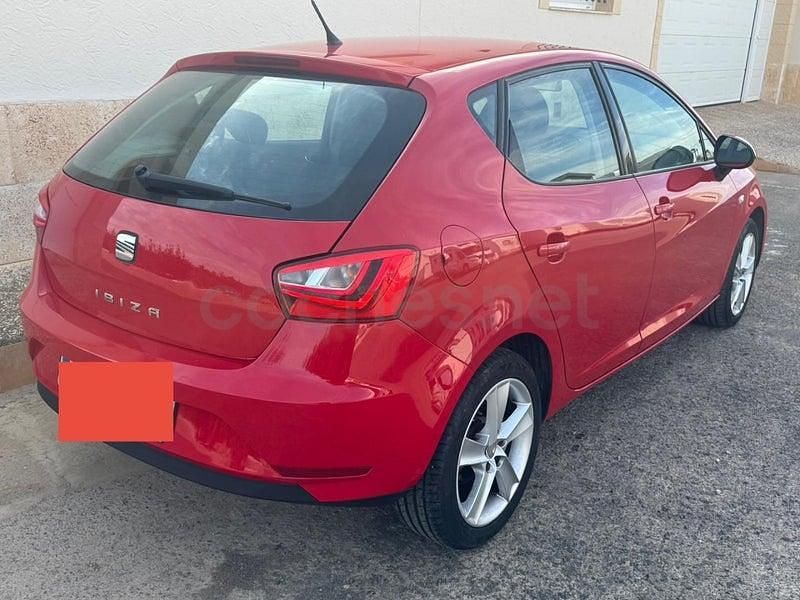 Usado Seat Ibiza Style 105 CV (77 kW) 2013 Rojo Berlina