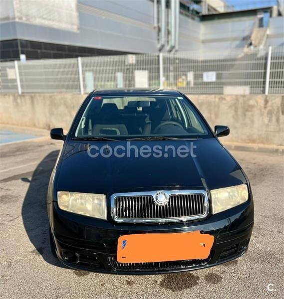 Negro Usado 2005 Skoda Fabia Berlina | 2980 € (Precio justo) - Imagen 1/4