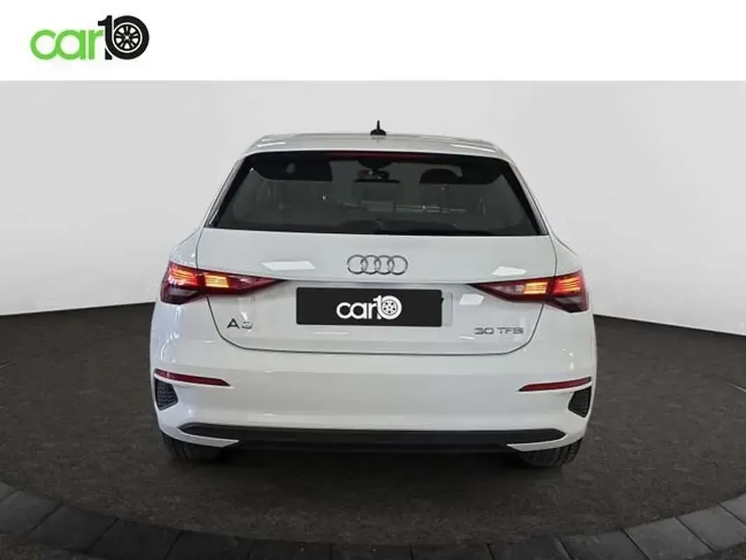 Usado Audi A3 Premium 110 CV (80 kW) 2021 Blanco Berlina