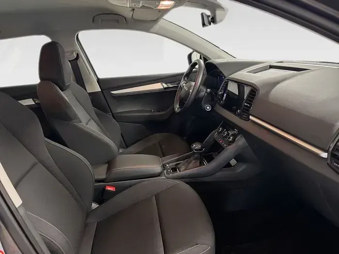 Usado Skoda Karoq Selection 150 CV (110 kW) 2025 Gris SUV