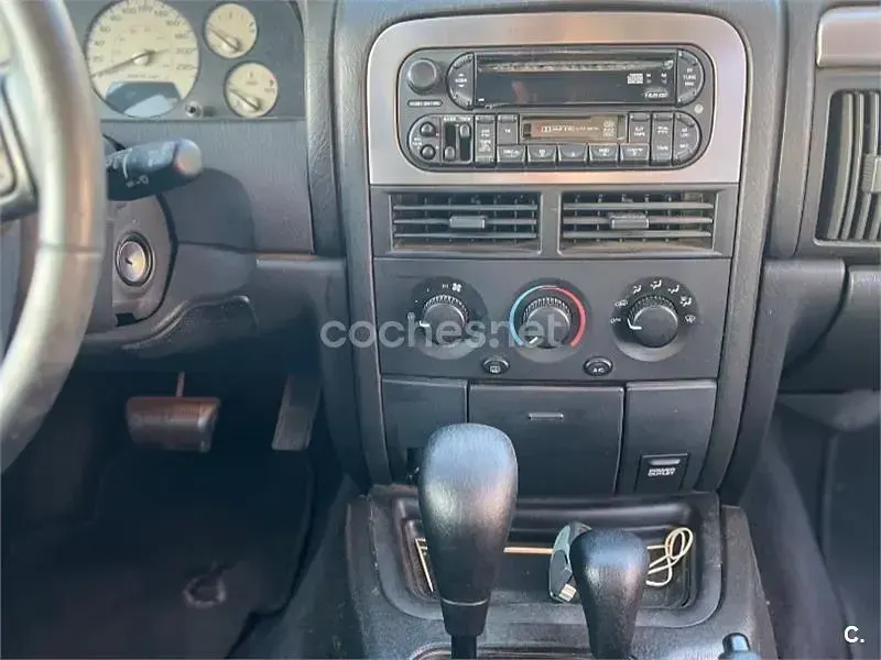 Usado Jeep Grand Cherokee Laredo 163 HP (119 kW) 2005 Cinzento SUV