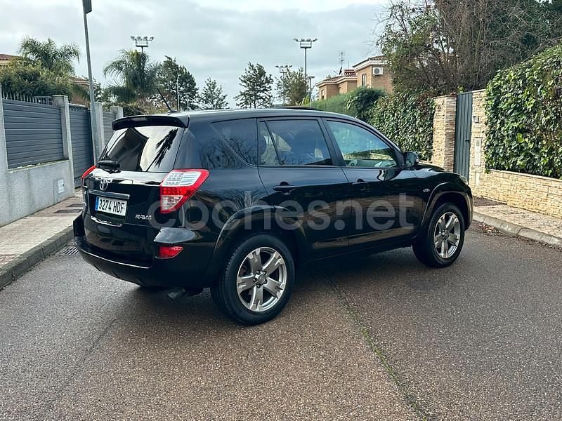 Usado Toyota RAV4 Executive 150 CV (110 kW) 2011 Negro SUV