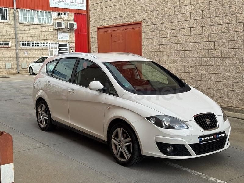 Usado Seat Altea XL Style 125 CV (91 kW) 2013 Blanco Monovolumen