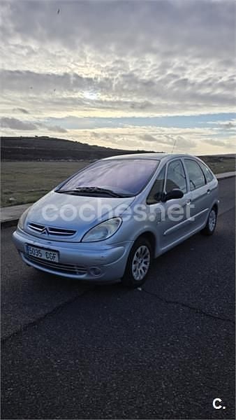 Gris / plata Usado 2004 Citroën Xsara Picasso Exclusive Monovolumen | 1200 € (Buen precio) - Imagen 1/4