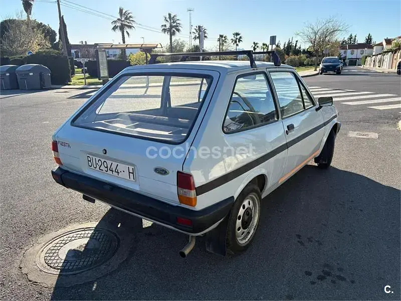 Usado Ford Fiesta 45 CV (33 kW) 1983 Azul Utilitario