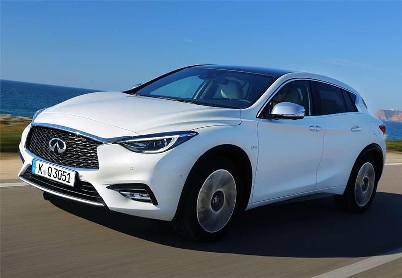 Usado Infiniti Q30 Premium 170 CV (125 kW) 2018 Rojo Utilitario