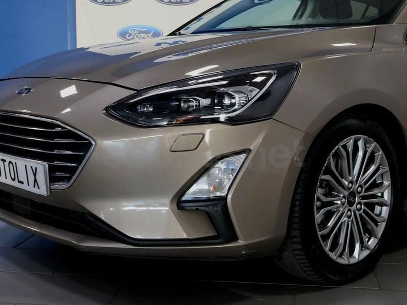 Usado Ford Focus Trend 120 CV (88 kW) 2018 Beige Familiar