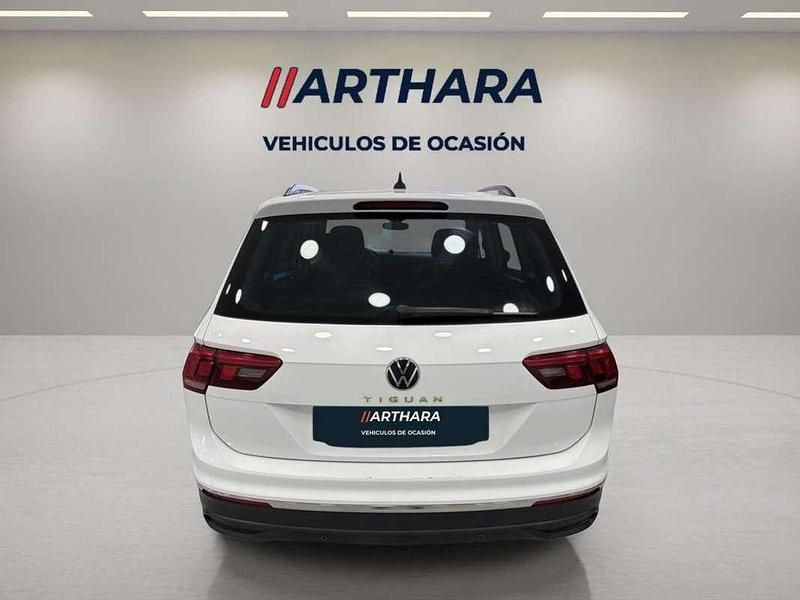 Usado VW Tiguan Life 122 CV (89 kW) 2021 Blanco SUV