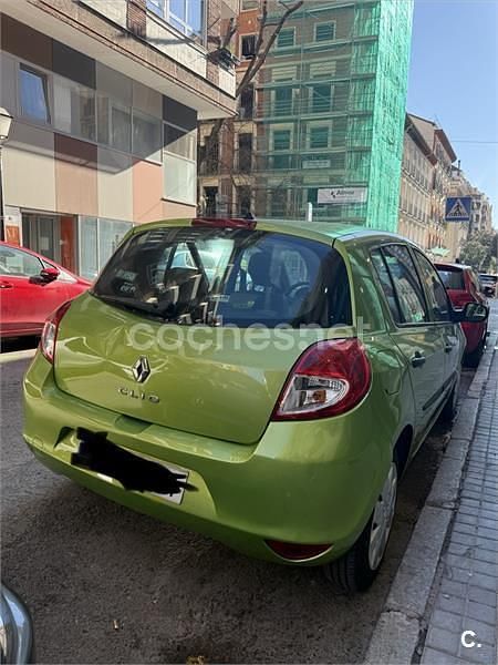 Usado Renault Clio II Authentique 75 CV (55 kW) 2011 Verde Berlina