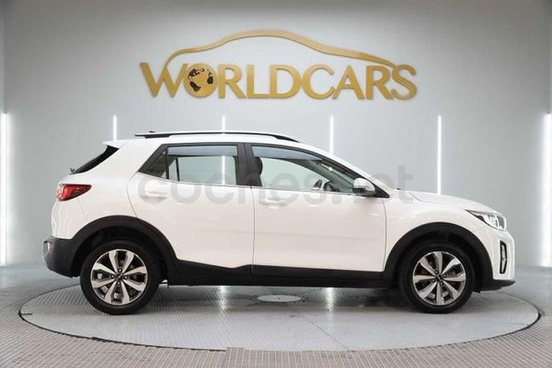 Usado Kia Stonic 100 CV (73 kW) 2021 Blanco SUV