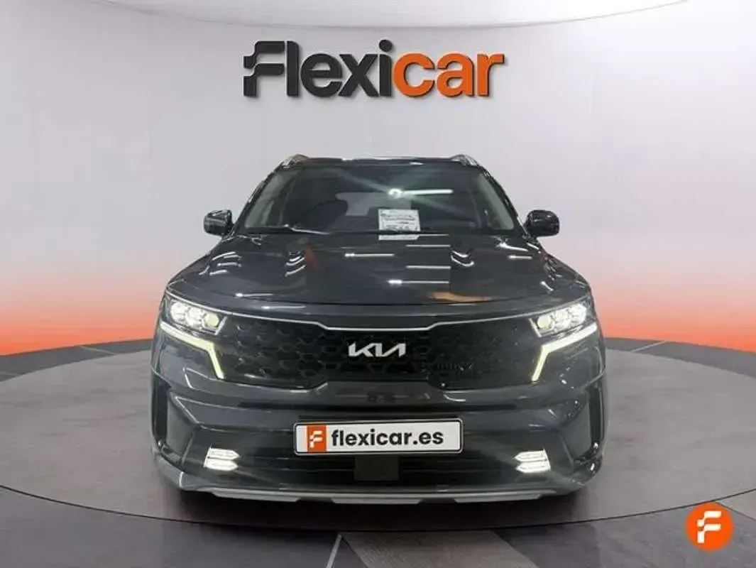 Usado Kia Sorento Plus 232 CV (170 kW) 2023 Gris SUV